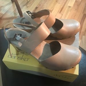 Studded Thea Full Grain Danskos in Sand Size:42